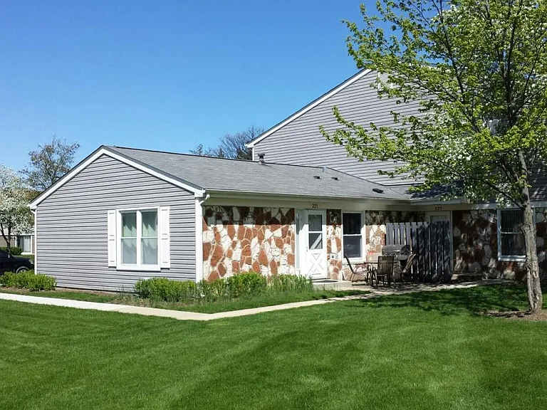 221 Nantucket Hbr — Photo 11