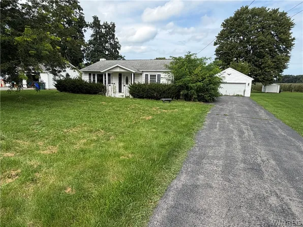 6523 Wheeler Rd, Lockport, NY 14094