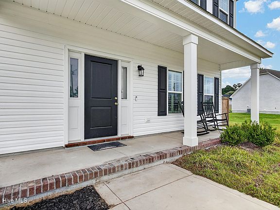 4th image of 604 Macy Place