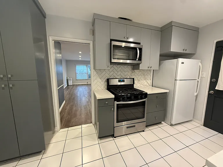 1222 McClellan Dr #1 — Photo 3