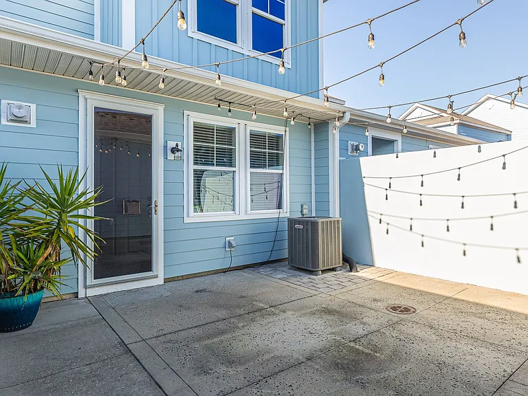 1845 Culbertson Ave — Photo 4