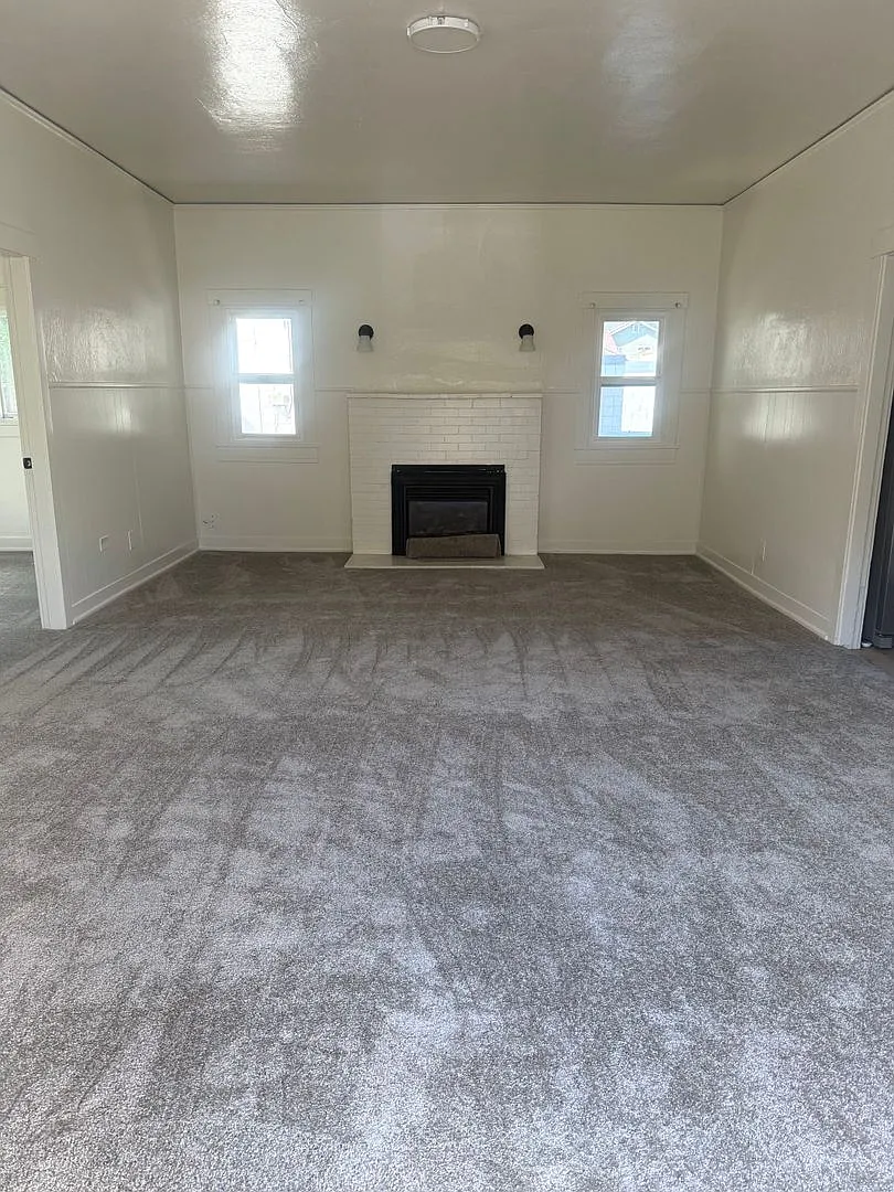 1715 Chino Street — Photo 2