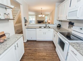 10567 W Maplewood Dr APT B, Littleton, CO 80127