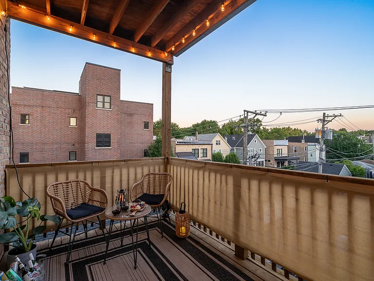 2117 W Irving Park Rd #3R — Photo 21