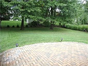 4th image of 1012 Canterbury Ln
