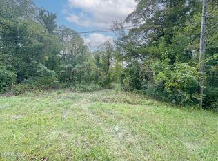 1120 S Raab Rd, Swanton, OH 43558
