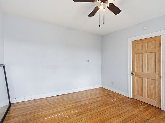 3rd image of 10 Fremont Ave