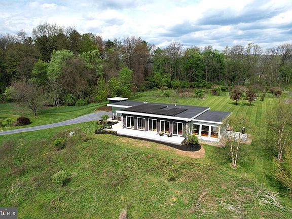 3rd image of 245 Meredith Ln
