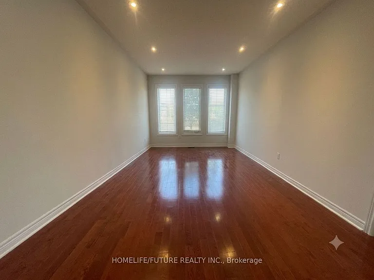 132 William Berczy Blvd — Photo 5