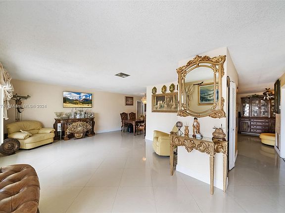 4th image of 7507 NW 70th Ave