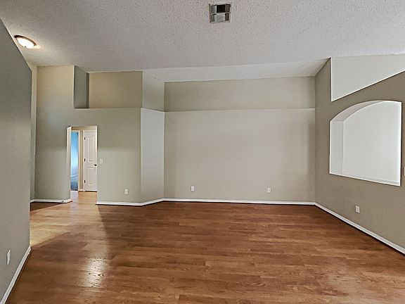 4th image of 5652 Paddock Trail Dr