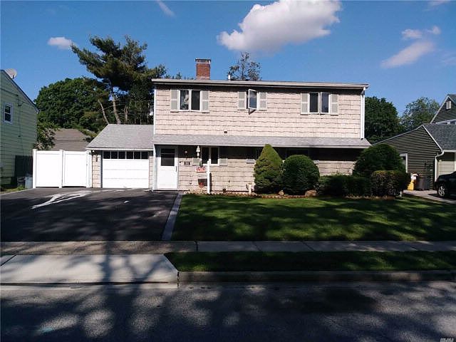 1st image of 201 Acre Ln