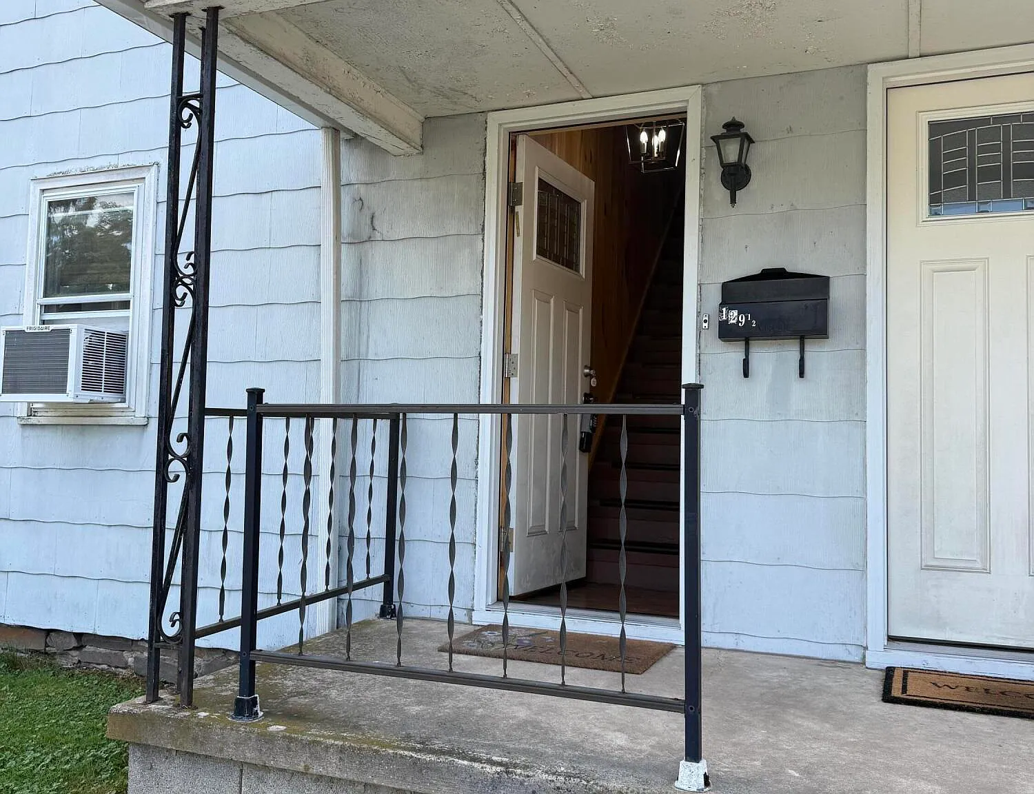 2 bed, 1.0 bath, 1848 sqft, $1,050 — Photo 3