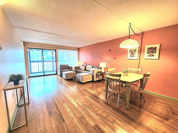 2nd image of 51 Melrose St APT 1A