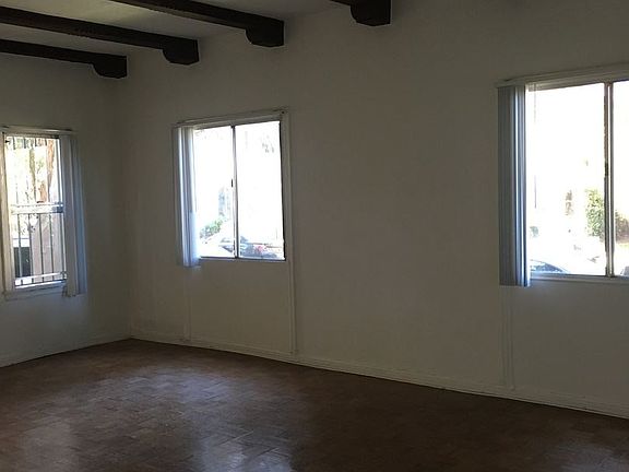 4th image of 366 N Orange Grove Ave APT 2