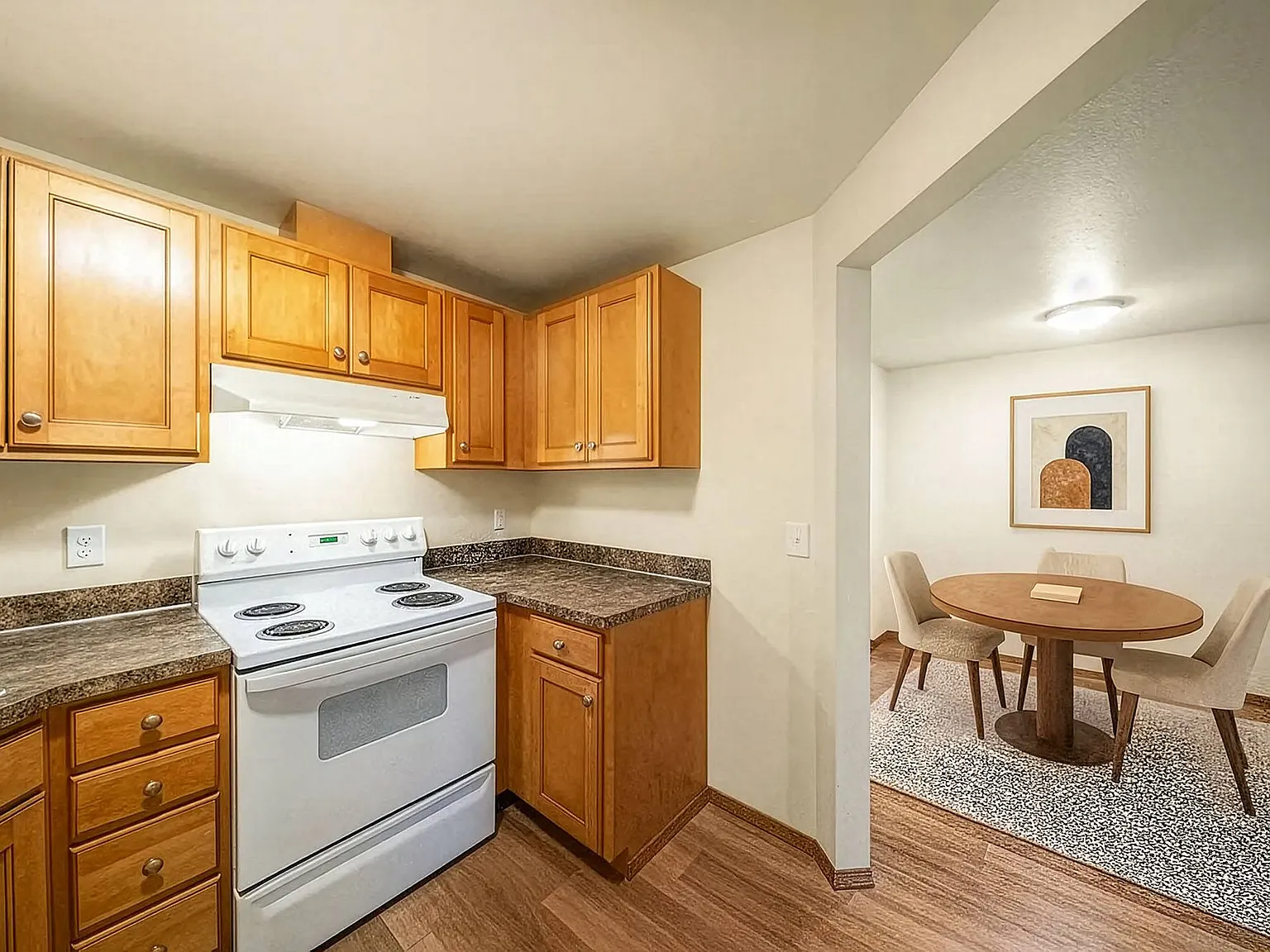 Cheney Heights Apartments — Photo 4