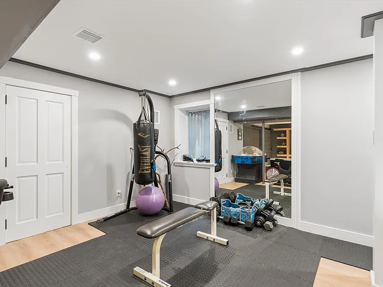 15 Hawthorne St — Photo 10