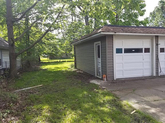3rd image of 1060 E 174th St