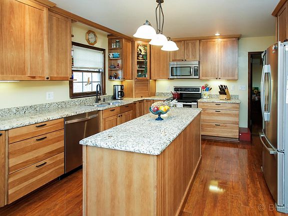 549 30th st-109