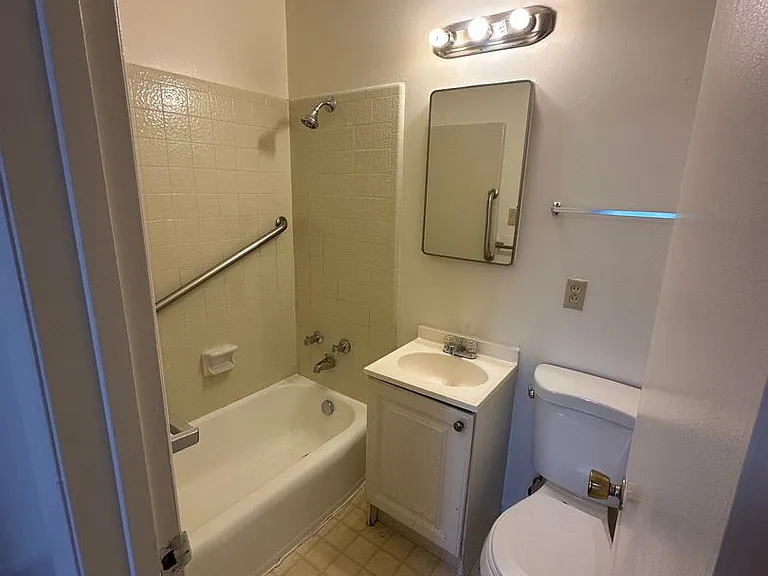 810 Mill St — Photo 4