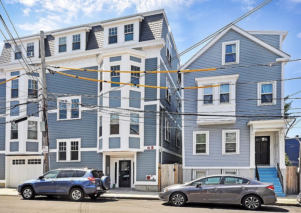 2nd image of 139 W 6th St #2