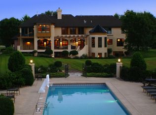 9511 Foxford Rd, Chanhassen, MN 55317