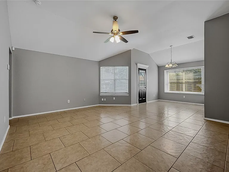 7926 Elk Dr — Photo 2
