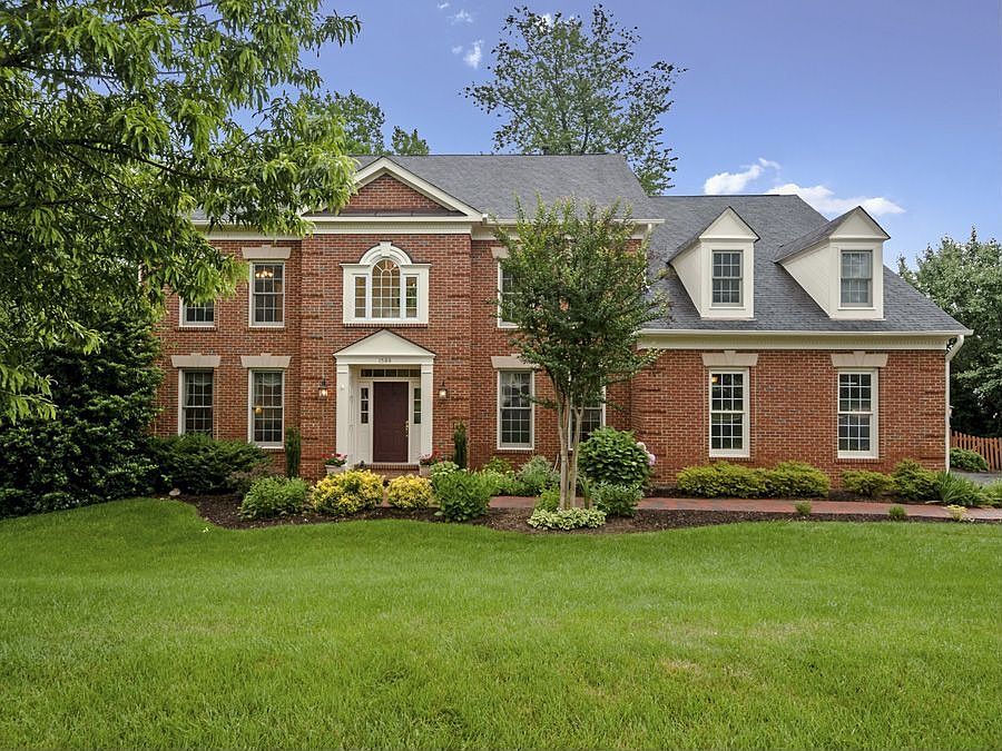 1st image of 1589 Highland Glen Pl