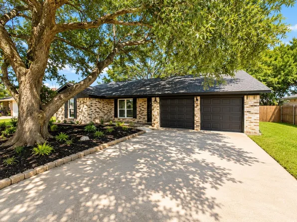 1815 Brumbelow St, Rosenberg, TX 77471