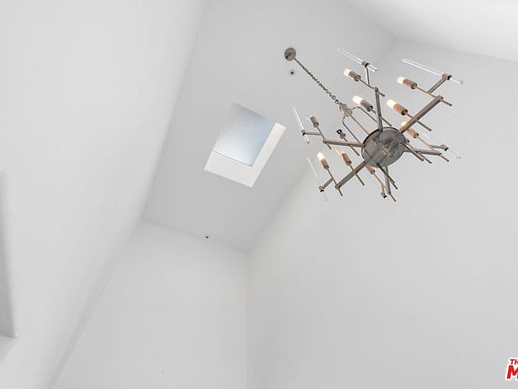 3rd image of 11690 Montana Ave #Penthouse 303