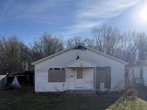 810 S Franklin St, Oakland City, IN 47660
