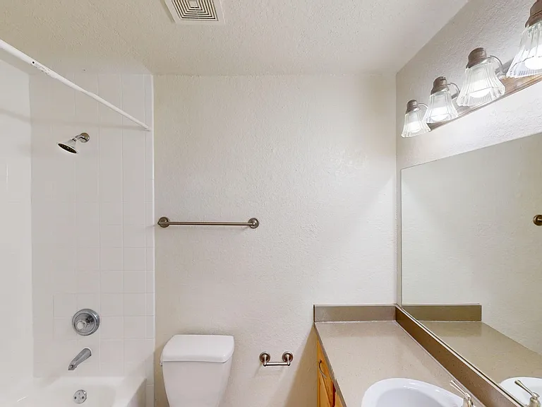 The Breyley Apartments — Photo 78