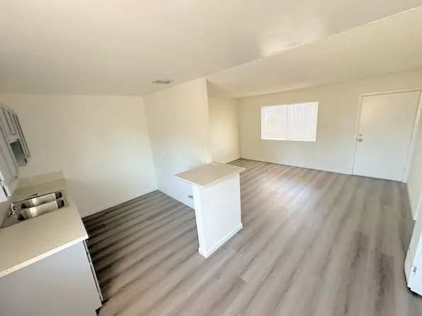 1111 W 94th St #7, Los Angeles, CA 90044
