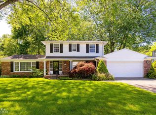 39117 N Blom Dr, Harrison Township, MI 48045