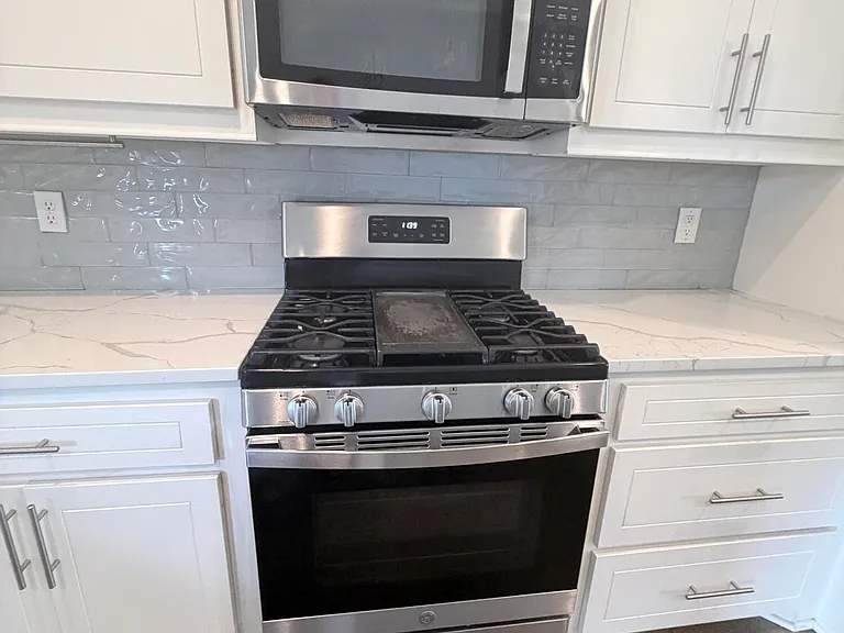 531 Birchwood Blvd — Photo 10