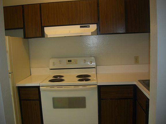 4th image of 3005 Kaiser Dr Unit B