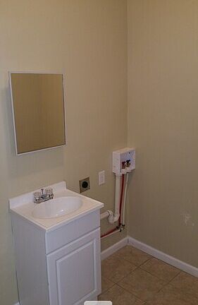 3rd image of 30 Syracuse St #2