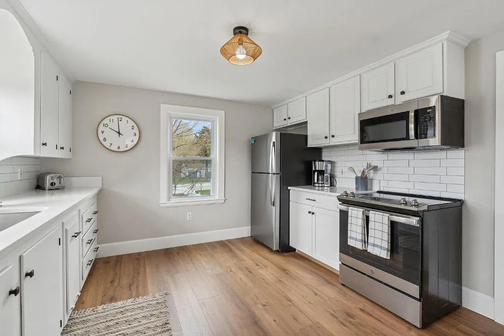 256 Pine Point Rd — Photo 1
