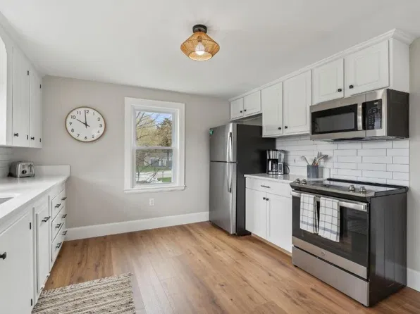 256 Pine Point Rd, Scarborough, ME 04074