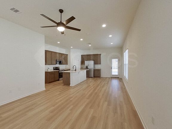 3rd image of 23525 Britton St