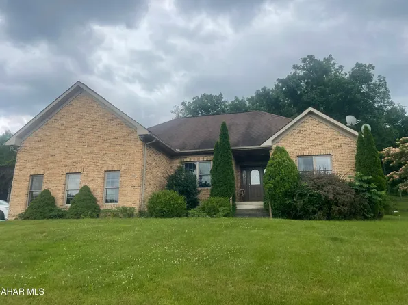 707 Mountain Ave, Altoona, PA 16602