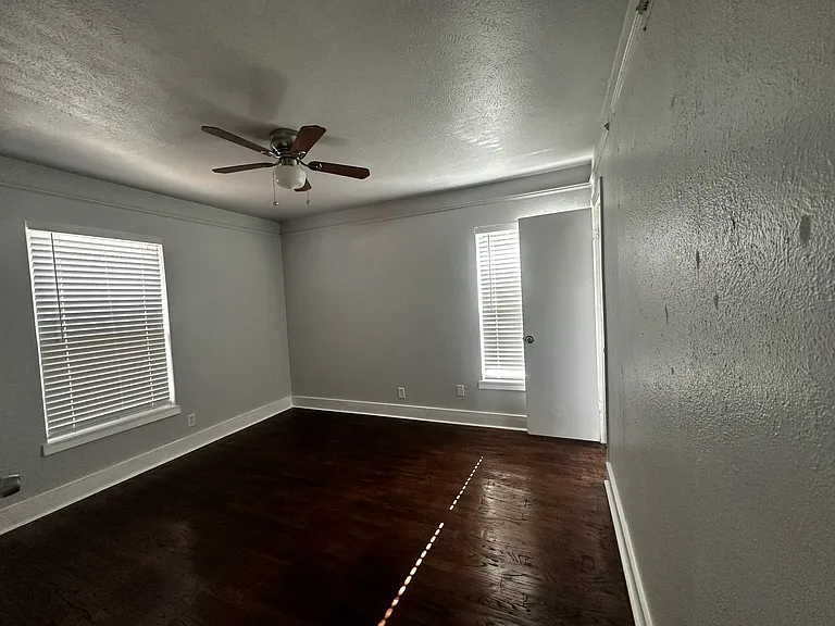 929 Brown Trl — Photo 11