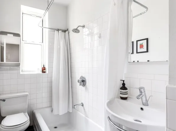 211 West 10th Street 6D image 7 of 8