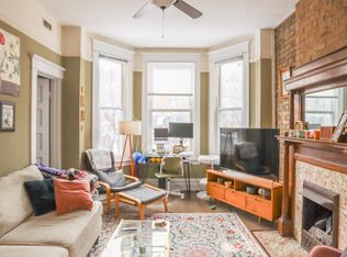 1042 W Grace St #2N, Chicago, IL 60613