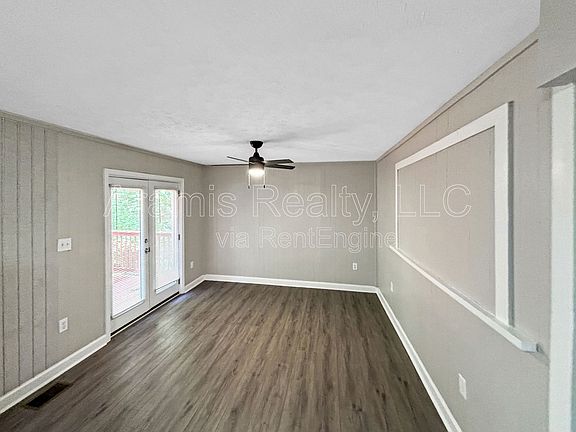 3rd image of 4620 Sequoia Cir
