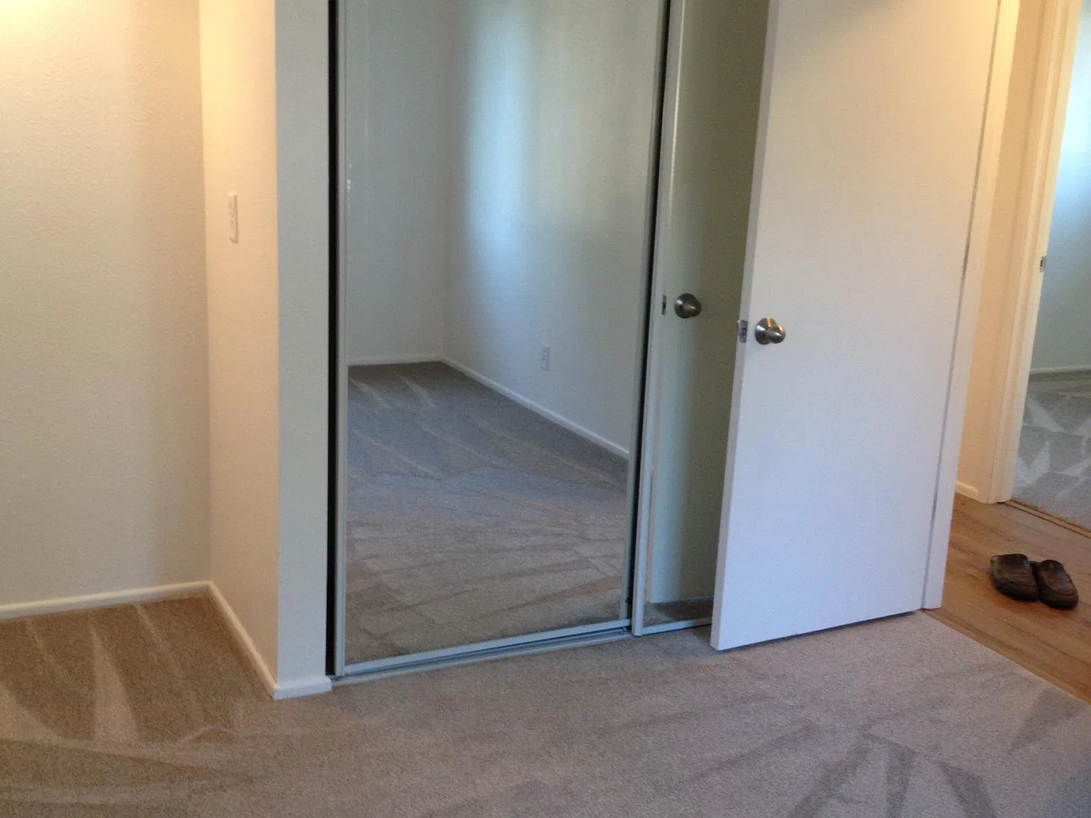 3 bed, 1056 sqft, $1,900 — Photo 4
