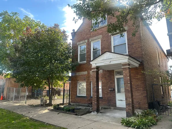 2705 W 39th Pl, Chicago, IL 60632