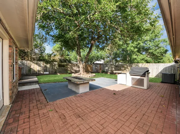 3402 Hidden Creek Dr, Sugar Land, TX 77479