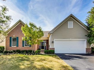 2311 Creekwood Dr, Mundelein, IL