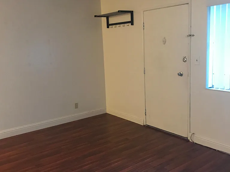 1146 Washington Ave #3 — Photo 8